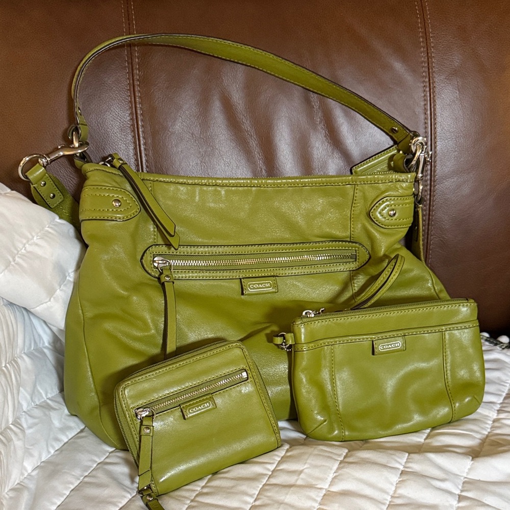 Coach Green Leather Shoulder Bag Set